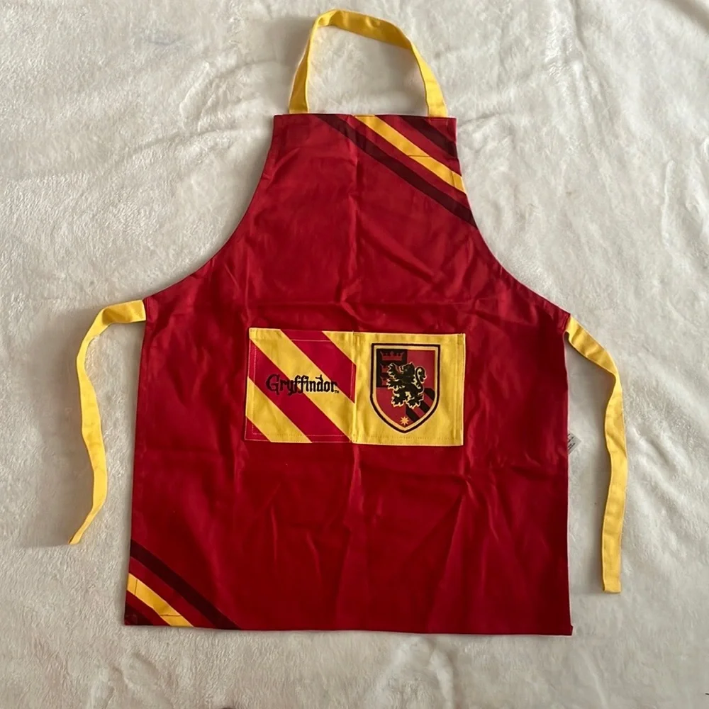 Harry Potter Apron by Williams Sonoma Size 20”x 24.5” - Picture 1 of 4